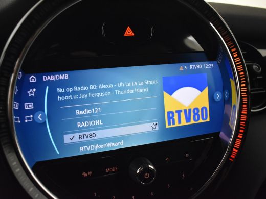 Mini One 1.5 One Classic | Cruise control | Navigatie | Parkeer sensor achter | DAB | Keyless start | 15"LMV ActivLease financial lease