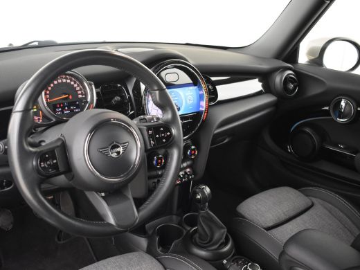 Mini One 1.5 One Classic | Cruise control | Navigatie | Parkeer sensor achter | DAB | Keyless start | 15"LMV ActivLease financial lease