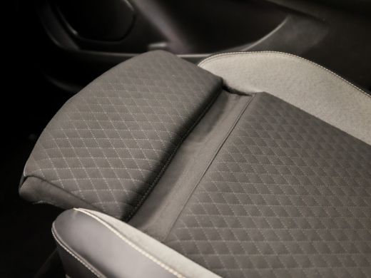 Opel Grandland X 1.2 Turbo Sport Automaat (APPLE CARPLAY, GROOT NAVI, LANE ASSIST, LEDER, CAMERA, LED KOPLAMPEN, S... ActivLease financial lease