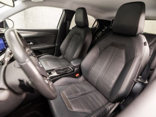 Opel Mokka 1.2 Turbo Elegance Sport Automaat (VIRTUAL COCKPIT, GROOT NAVI, LEDER, 360 CAMERA, STOELVERWARMIN... ActivLease financial lease