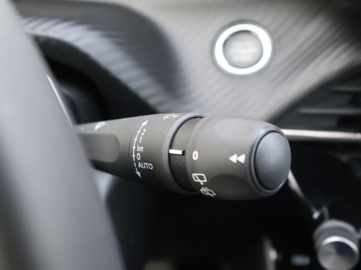 Peugeot 2008 1.2 HYBRID 145 PK ALLURE AUT. + ADAPTIVE CRUISE | CARPLAY | DIGITALE COCKPIT | CAMERA ActivLease financial lease