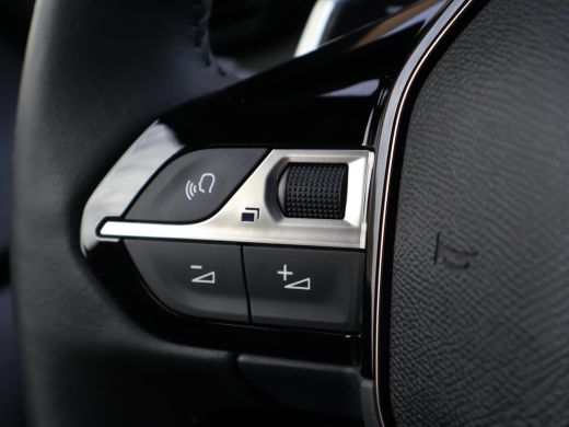 Peugeot 2008 1.2 HYBRID 145 PK ALLURE AUT. + ADAPTIVE CRUISE | CARPLAY | DIGITALE COCKPIT | CAMERA ActivLease financial lease