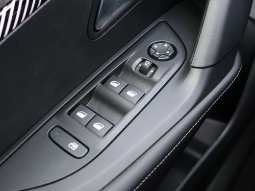Peugeot 2008 1.2 HYBRID 145 PK ALLURE AUT. + ADAPTIVE CRUISE | CARPLAY | DIGITALE COCKPIT | CAMERA ActivLease financial lease