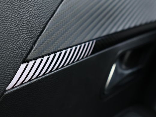 Peugeot 2008 1.2 HYBRID 145 PK ALLURE AUT. + ADAPTIVE CRUISE | CARPLAY | DIGITALE COCKPIT | CAMERA ActivLease financial lease