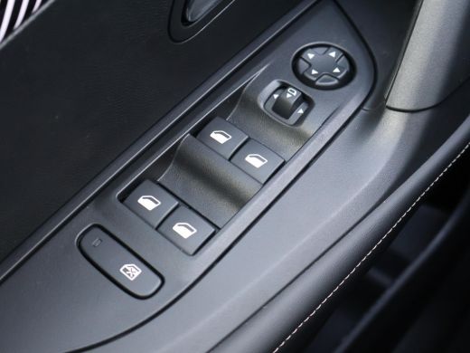 Peugeot 2008 1.2 HYBRID 145 PK ALLURE AUT. + ADAPTIVE CRUISE | CARPLAY | DIGITALE COCKPIT | CAMERA ActivLease financial lease