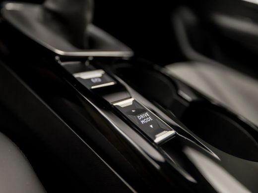 Peugeot 208 1.2 PureTech 100 Allure Sport (VIRTUAL COCKPIT, APPLE CARPLAY, GROOT NAVI, 360 CAMERA, LEDER, SPO... ActivLease financial lease