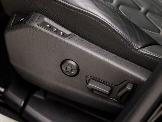 Peugeot 3008 1.6 HYbrid4 300 GT Sport 300Pk Automaat (PANORAMADAK, NAPPA LEDER, MEMORY SEATS, STOELVERWARMING,... ActivLease financial lease