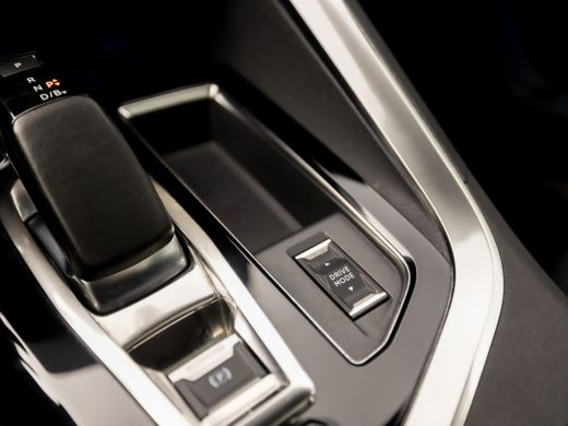 Peugeot 3008 1.6 HYbrid4 300 GT Sport 300Pk Automaat (PANORAMADAK, NAPPA LEDER, MEMORY SEATS, STOELVERWARMING,... ActivLease financial lease