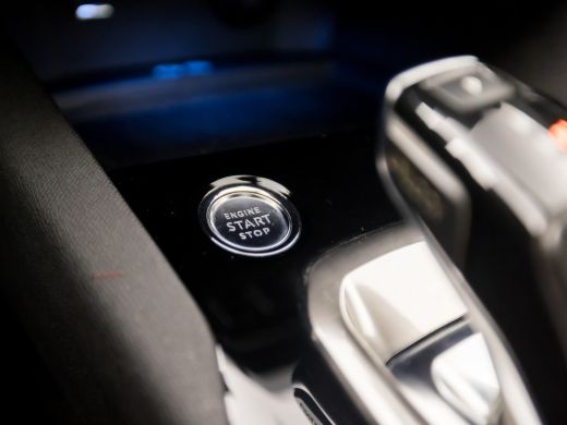 Peugeot 3008 1.6 HYbrid4 300 GT Sport 300Pk Automaat (PANORAMADAK, NAPPA LEDER, MEMORY SEATS, STOELVERWARMING,... ActivLease financial lease