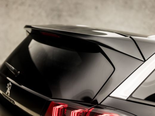 Peugeot 5008 1.2 PureTech Allure 7 Persoons Automaat (APPLE CARPLAY, GROOT NAVI, LEDER, 360 CAMERA, SPORTSTOEL... ActivLease financial lease