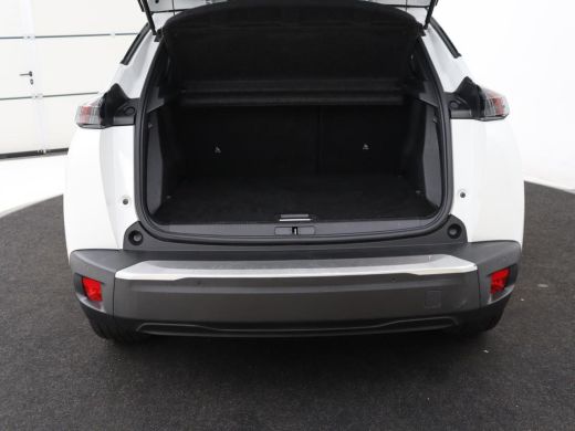 Peugeot e-2008 EV GT 50 kWh | SOH 91% | 3 Fase | Stoelverwarming | Leder/Alcantara | Adaptive cruise | Keyless |... ActivLease financial lease