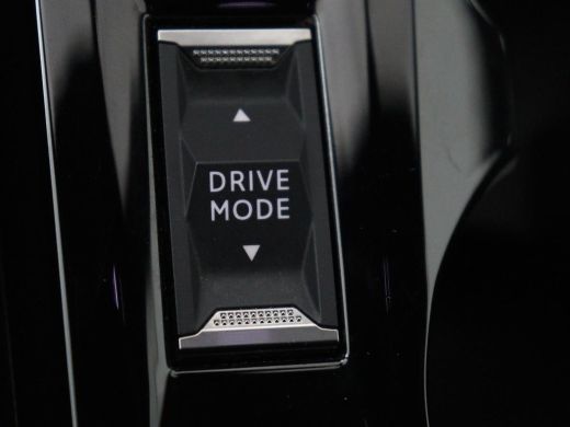 Peugeot e-2008 EV GT 50 kWh | SOH 91% | 3 Fase | Stoelverwarming | Leder/Alcantara | Adaptive cruise | Keyless |... ActivLease financial lease