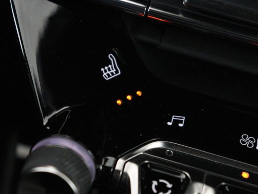 Peugeot e-2008 EV GT 50 kWh | SOH 91% | 3 Fase | Stoelverwarming | Leder/Alcantara | Adaptive cruise | Keyless |... ActivLease financial lease