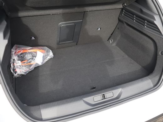 Peugeot e-308 FIRST EDITION GT EV 54 KWH + STUUR/STOELVERW. | ADAPTIVE CRUISE | CARPLAY | STANDKACHEL | CAMERA ActivLease financial lease