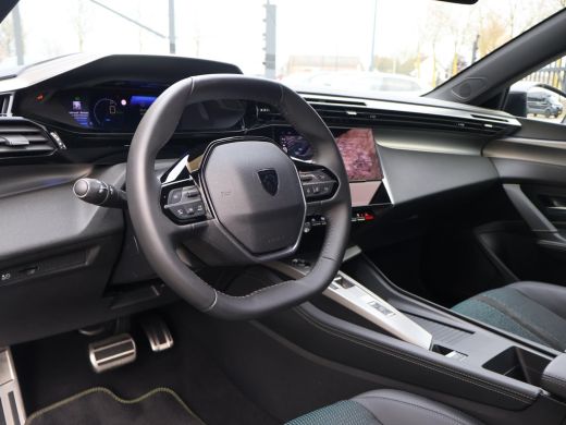 Peugeot e-308 FIRST EDITION GT EV 54 KWH + STUUR/STOELVERW. | ADAPTIVE CRUISE | CARPLAY | STANDKACHEL | CAMERA ActivLease financial lease