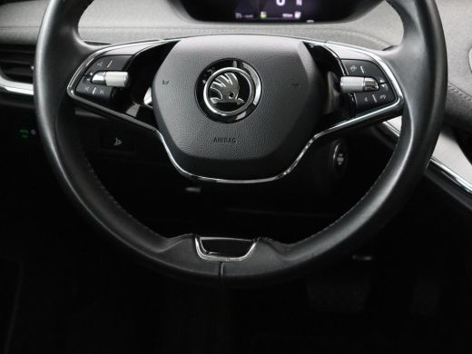 Skoda Enyaq iV 60 | SOH 92% | Trekhaak | Half leder | Sfeerverlichting | Carplay | Navigatie | 19'' | Cruise con... ActivLease financial lease