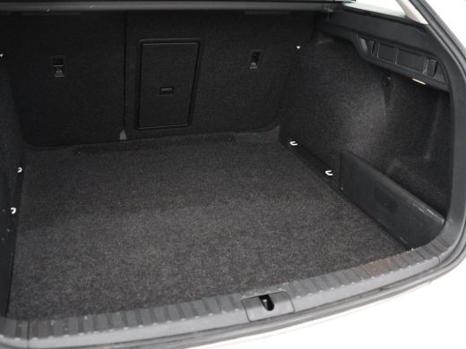 Skoda Octavia 1.0 e-TSI Business Edition | 61.800km NAP | Camera | Carplay | Navigatie | Full LED | Parkeerhulp... ActivLease financial lease