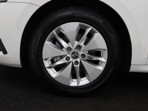 Skoda Octavia 1.0 e-TSI Business Edition | 61.800km NAP | Camera | Carplay | Navigatie | Full LED | Parkeerhulp... ActivLease financial lease