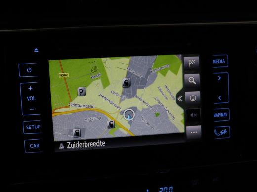 Toyota Auris 1.8 Hybrid Executive | Stoelverwarming | Half leder | Navigatie | Keyless | Climate control | Cru... ActivLease financial lease