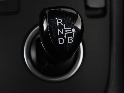 Toyota Auris 1.8 Hybrid Executive | Stoelverwarming | Half leder | Navigatie | Keyless | Climate control | Cru... ActivLease financial lease