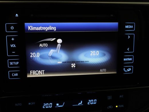 Toyota Auris 1.8 Hybrid Executive | Stoelverwarming | Half leder | Navigatie | Keyless | Climate control | Cru... ActivLease financial lease