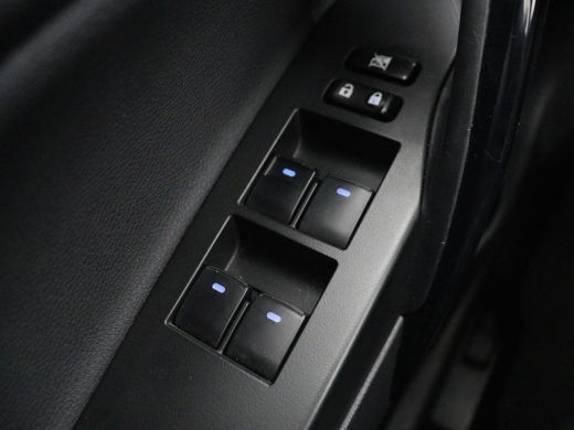 Toyota Auris 1.8 Hybrid Executive | Stoelverwarming | Half leder | Navigatie | Keyless | Climate control | Cru... ActivLease financial lease