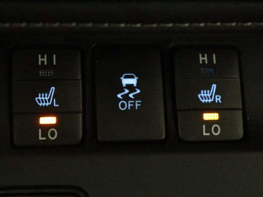 Toyota Auris 1.8 Hybrid Executive | Stoelverwarming | Half leder | Navigatie | Keyless | Climate control | Cru... ActivLease financial lease