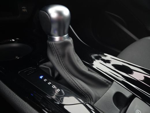 Toyota C-HR 1.8 Hybrid Executive | Apple CarPlay | Stoel / Ruit verwarming | Rijklaar incl. garantie | ActivLease financial lease