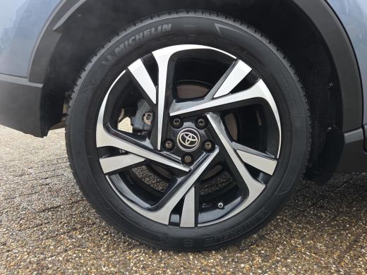 Toyota C-HR 1.8 Hybrid Executive | Apple CarPlay | Stoel / Ruit verwarming | Rijklaar incl. garantie | ActivLease financial lease