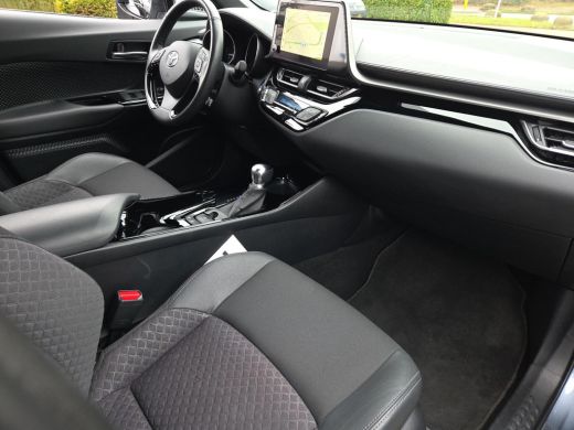 Toyota C-HR 1.8 Hybrid Executive | Apple CarPlay | Stoel / Ruit verwarming | Rijklaar incl. garantie | ActivLease financial lease
