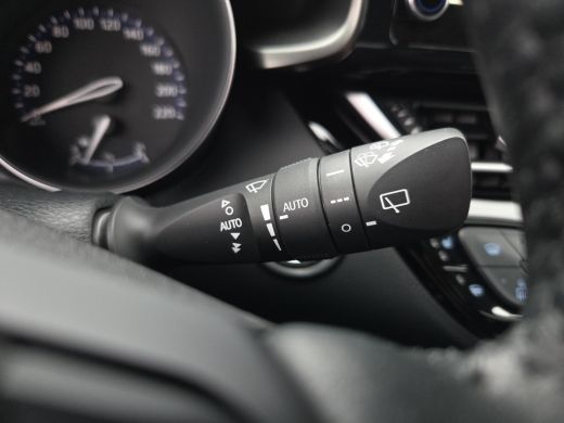 Toyota C-HR 1.8 Hybrid Executive | Apple CarPlay | Stoel / Ruit verwarming | Rijklaar incl. garantie | ActivLease financial lease