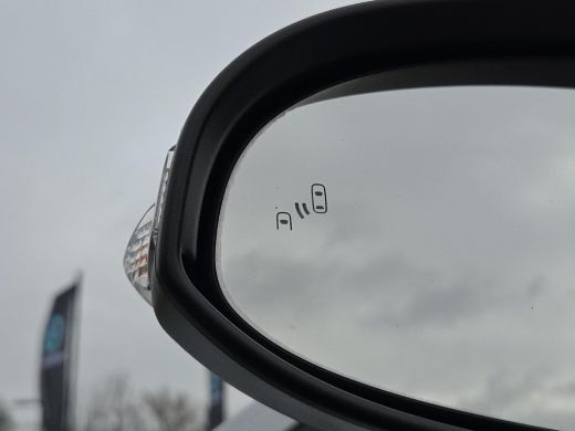 Toyota C-HR 1.8 Hybrid Executive | Apple CarPlay | Stoelverwarming | Rijklaar incl. garantie | ActivLease financial lease