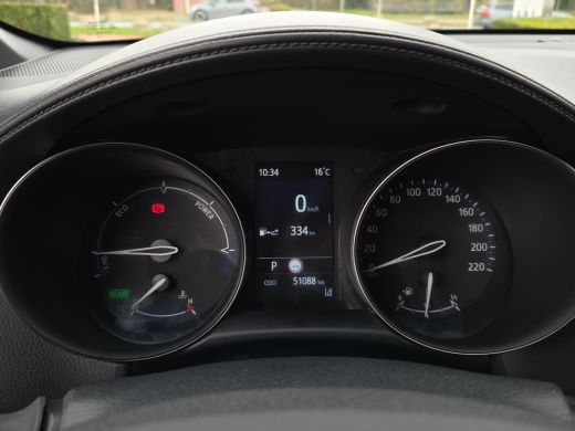 Toyota C-HR 1.8 Hybrid Executive | Apple CarPlay | Stoelverwarming | Rijklaar incl. garantie | ActivLease financial lease