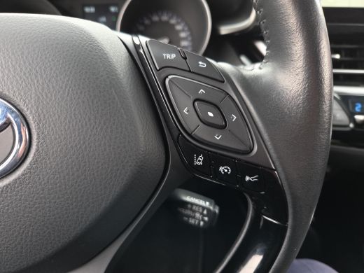 Toyota C-HR 1.8 Hybrid Executive | Apple CarPlay | Stoelverwarming | Rijklaar incl. garantie | ActivLease financial lease