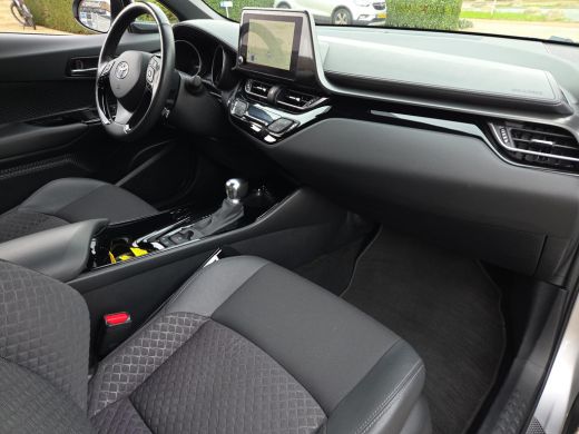Toyota C-HR 1.8 Hybrid Executive | Apple CarPlay | Stoelverwarming | Rijklaar incl. garantie | ActivLease financial lease