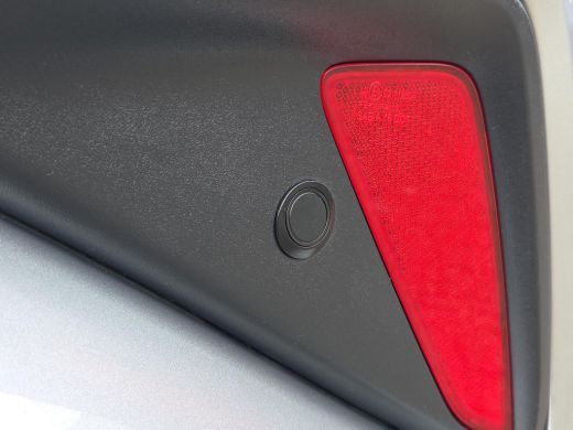 Toyota C-HR 1.8 Hybrid Executive | Apple CarPlay | Stoelverwarming | Rijklaar incl. garantie | ActivLease financial lease