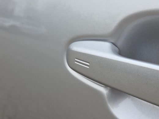 Toyota C-HR 1.8 Hybrid Executive | Apple CarPlay | Stoelverwarming | Rijklaar incl. garantie | ActivLease financial lease