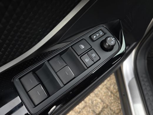 Toyota C-HR 1.8 Hybrid Executive | Apple CarPlay | Stoelverwarming | Rijklaar incl. garantie | ActivLease financial lease
