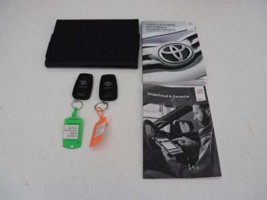 Toyota Corolla 1.8 Hybrid Active | 1e eigenaar | Carplay | Adaptive cruise | Navigatie | Camera | Full LED | Cli... ActivLease financial lease