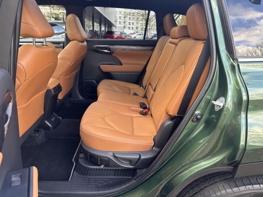 Toyota Highlander 2.5 AWD Hybrid Premium | 06-10141018 Voor meer meer informatie ActivLease financial lease