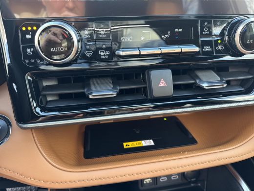 Toyota Highlander 2.5 AWD Hybrid Premium | 06-10141018 Voor meer meer informatie ActivLease financial lease