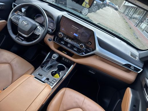 Toyota Highlander 2.5 AWD Hybrid Premium | 06-10141018 Voor meer meer informatie ActivLease financial lease