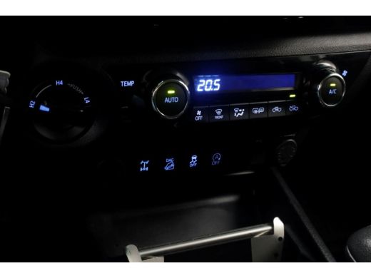 Toyota Hilux 2.4 D-4D-F 150pk E6 4WD 4x4 Double Cab Automaat 2/5-Persoons 08-2020 ActivLease financial lease