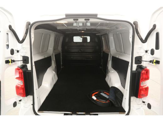 Toyota ProAce Extra Range L3H1 75 kWh | Snelladen | Airco | Cruise | 3 Zits | Camera | Carplay | Parkeersens. ActivLease financial lease