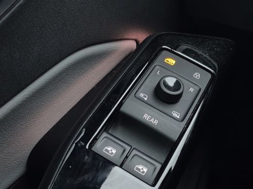 Volkswagen ID.3 First Plus 58 kWh SoH 92% | Stuur+Stoelverwarming | Matrix LED | Camera | Keyles | Full map navig... ActivLease financial lease