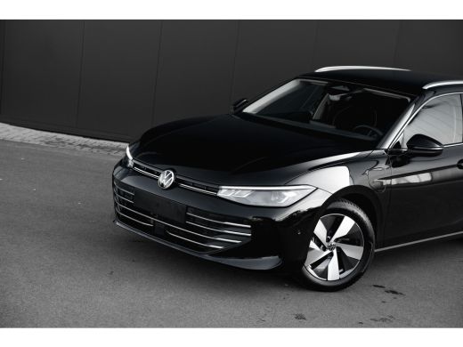 Volkswagen Passat Variant 1.5 eHybrid Business | Head-Up | Trekhaak | Dodehoek | Camera V+A | ActivLease financial lease