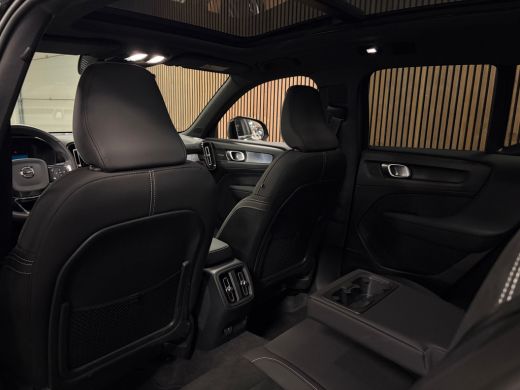 Volvo  EX40 Single Motor Extended Range Ultra Black Ed. 82 kWh | Vol! | Trekhaak | Schuifdak | 360&deg; Camera | ... ActivLease financial lease