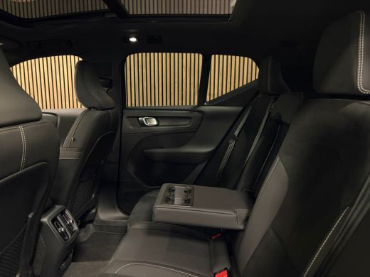 Volvo  EX40 Single Motor Extended Range Ultra Black Ed. 82 kWh | Vol! | Trekhaak | Schuifdak | 360&deg; Camera | ... ActivLease financial lease