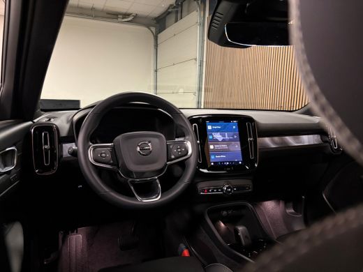 Volvo  EX40 Single Motor Extended Range Ultra Black Ed. 82 kWh | Vol! | Trekhaak | Schuifdak | 360&deg; Camera | ... ActivLease financial lease