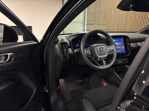 Volvo  EX40 Single Motor Extended Range Ultra Black Ed. 82 kWh | Vol! | Trekhaak | Schuifdak | 360&deg; Camera | ... ActivLease financial lease